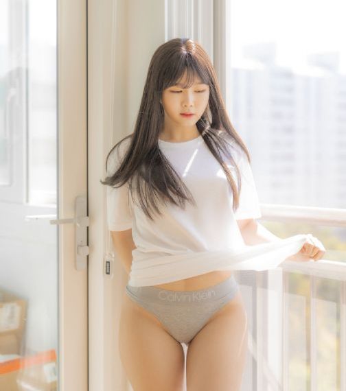 娇妻满足我的绿帽雨柔_十万网红美女美酱